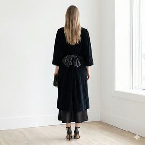 Vintage Dejac Paris 1980s Black Velvet Bow Back Opera Coat - One Size